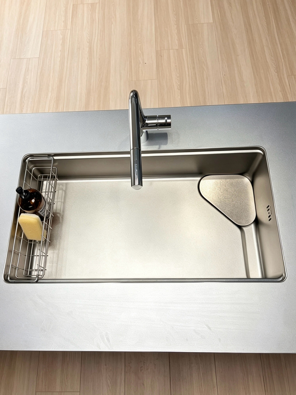 Eaoh Yingao 316L Stainless Steel J9 Oleophobic Black Technology Ecoat Japanese-Style Sink Large Single Bowl Dishwashing Sink for Washing Vegetables Eaoh Yingao 316L Stainless Steel J9 Oleophobic Black Technology Ecoat Japanese-Style Sink Large Single Bowl Dishwashing Sink for Washing Vegetables
