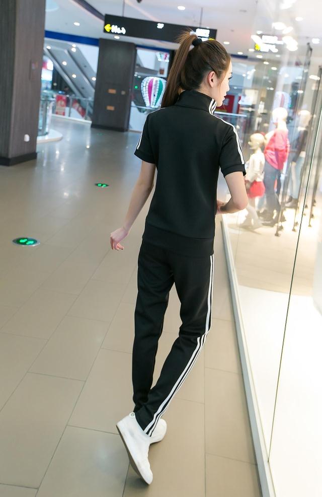Mùa xuân và mùa hè mới thời trang đồ thể thao ngắn tay cỡ lớn Phiên bản Hàn Quốc của bộ đồ thể dục chạy bộ thể thao và bộ đồ giải trí nữ triều quần sooc nữ