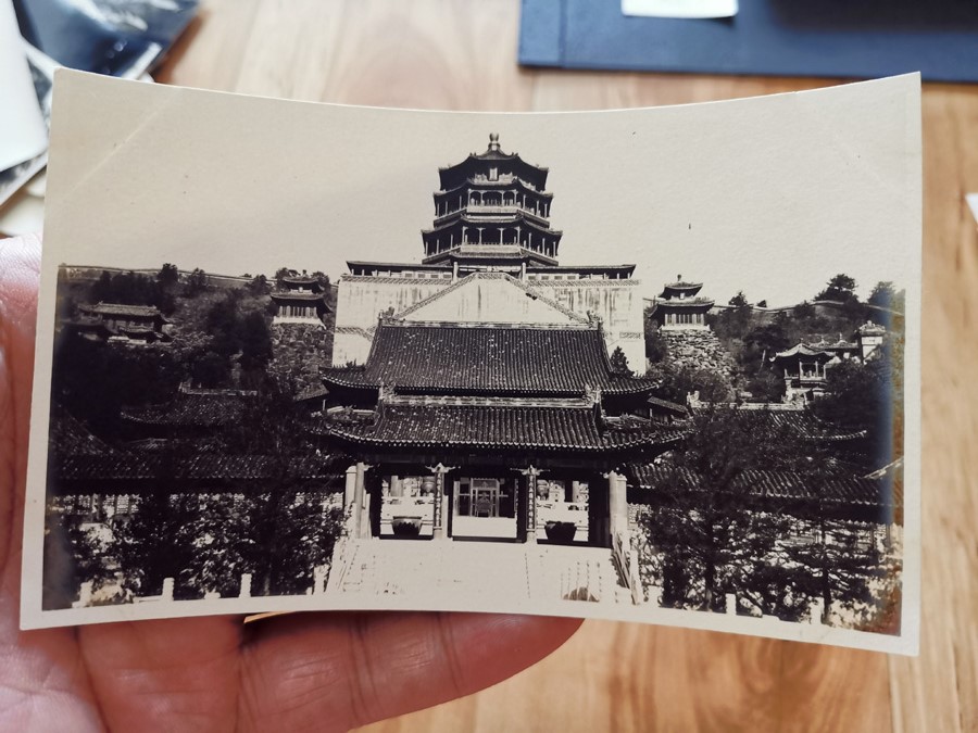 Photos of the nostalgic old photo paper collection in the Summer Palace of the Summer Palace in the Republic of China