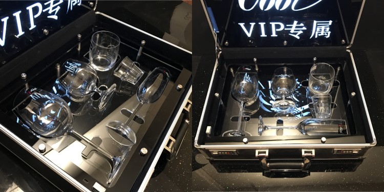 Quầy bar riêng rượu tùy chỉnh ly mật khẩu hộp VIP ly độc quyền với hộp rượu cocktail KTV Bộ rượu vang VIP - Rượu vang giá treo ly rượu vang để bàn