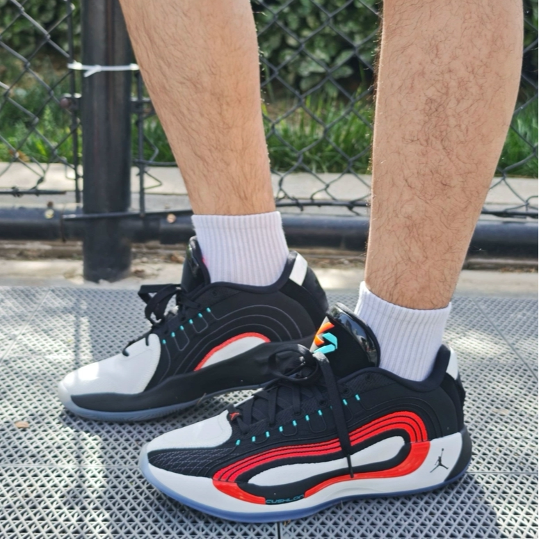 Jordan Luka 4 Comfortable, Durable, Non-Slip, Wear-Resistant Low-Top Basketball Shoes Black and White Red Hf0824-001 Jordan Luka 4 Comfortable, Durable, Non-Slip, Wear-Resistant Low-Top Basketball Shoes Black and White Red Hf0824-001