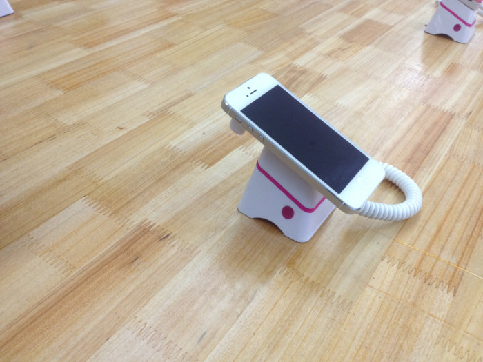 One to 46 eight mobile phone anti-theft device mobile phone charging anti-theft alarm Samsung Apple anti-theft alarm booth