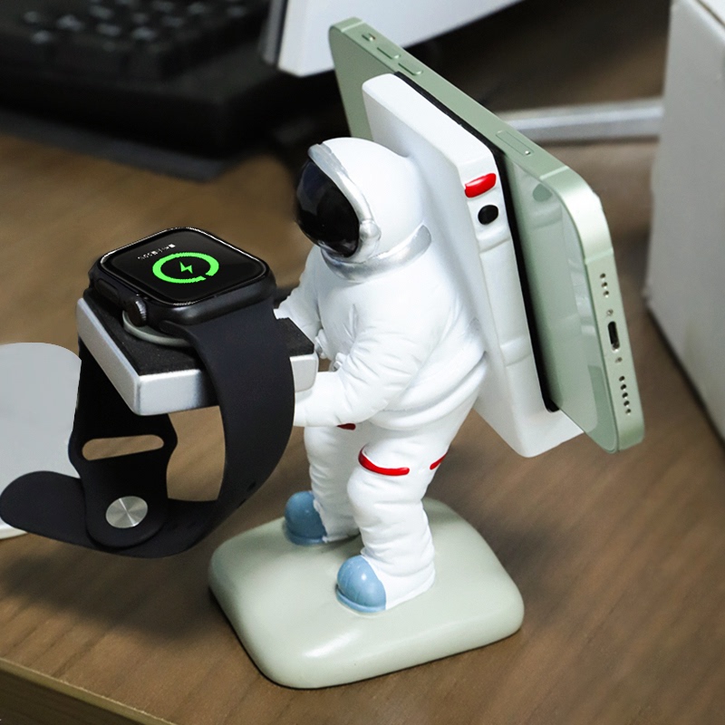 Dual-Purpose Astronaut Watch Charging Stand and Phone Holder Suitable for Apple, Huawei, Oppo, Xiaomi Watch Dock