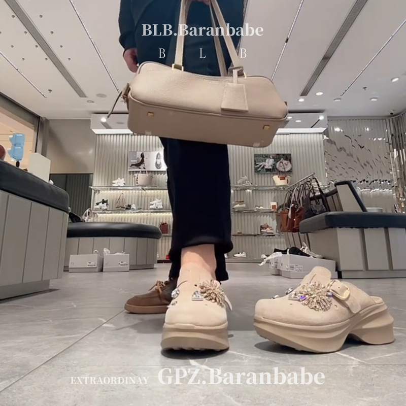 Balanciaga~ Small Size Thick-Soled Height-Increasing Outdoor Mule Slippers for Women, Fireworks Rhinestone Birkenstock-Style Closed-Toe Half Slippers