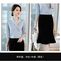 Рубашка, черная юбка