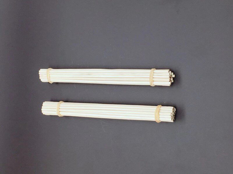 Repair table tool willow wood wicker willow branches to clean the willow branches of the rod dust removal handwatch movement.