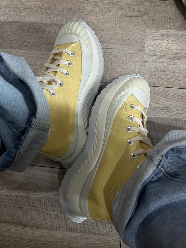 Converse Thick-Soled Height-Increasing Yellow High-Top Canvas Shoes A03425C, Only Size 35 Left, Small Size, Clearance Sale Converse Thick-Soled Height-Increasing Yellow High-Top Canvas Shoes A03425C, Only Size 35 Left, Small Size, Clearance Sale