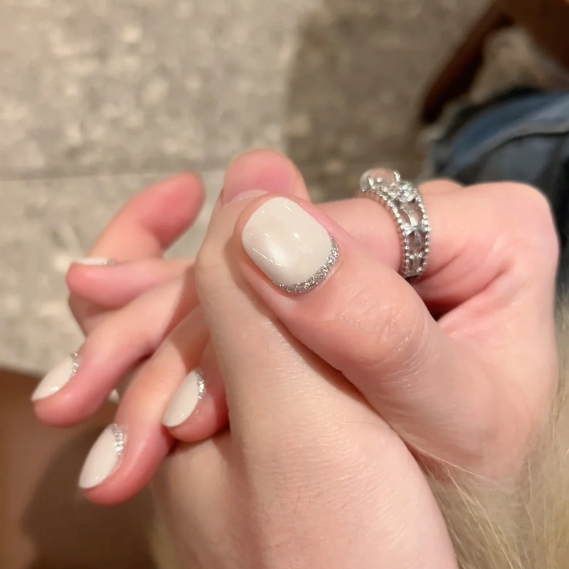 【Anti-French Milk White】Short Handmade Wearable Nails Autumn and Winter Elegant Nail Art Stickers High-End Nail Stickers
