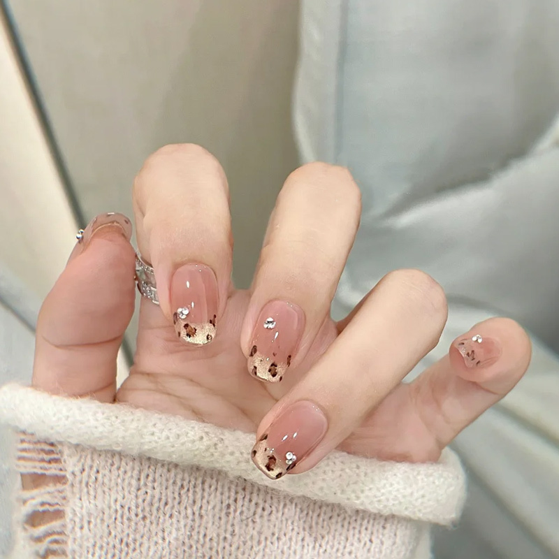 [Retro Leopard Print] Handmade Nude Cat-Eye Wearable Nails, Short Nail Pieces, Wearable Manicure, Fake Nail Patches
