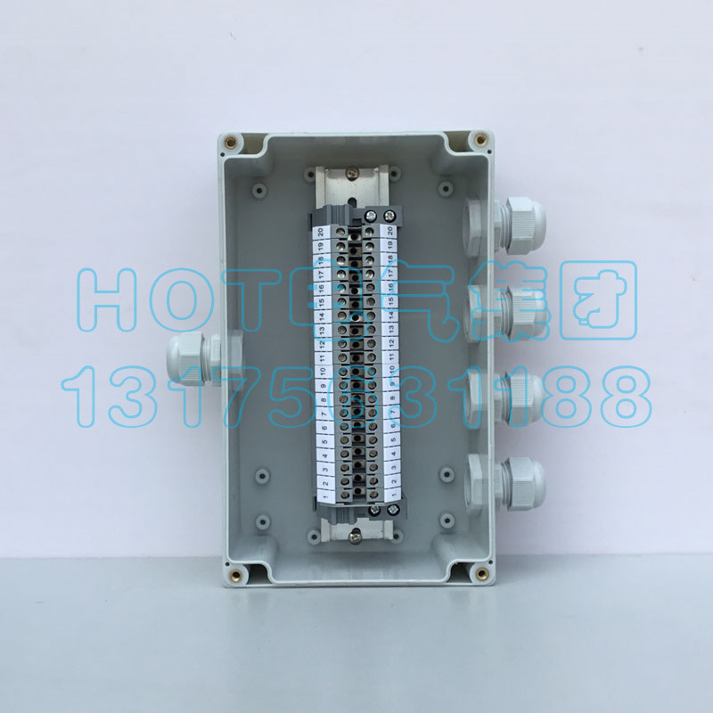 One-in-four out junction box with terminal overwire box plastic waterproof case Outdoor security power box Rain-proof line box