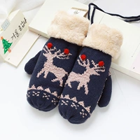 Темно-синяя шея лесного оленя утолщена