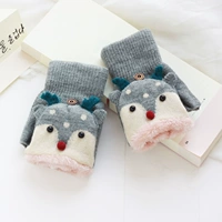 Красота оленя-серых переворота плюс бархат