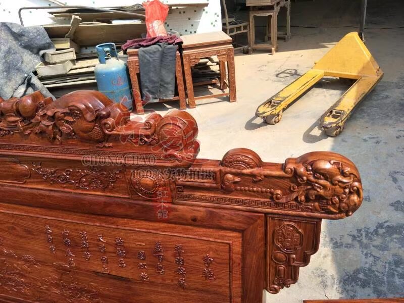 Giá rẻ Trung Quốc nhím gỗ hồng mộc gỗ gụ giường đôi thêm tiền vàng giường gỗ hồng mộc gỗ hộp đen châu Phi - Giường giường ngủ thông minh hiện đại