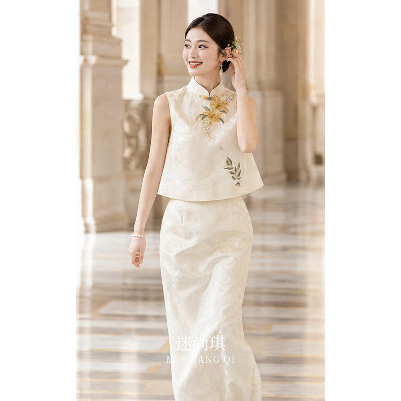 New Chinese-Style White Cheongsam for Women, Mid-Length Engagement Dress, Elegant Toast Dress, Petite Wedding Dress, Bride's Elegant Attire New Chinese-Style White Cheongsam for Women, Mid-Length Engagement Dress, Elegant Toast Dress, Petite Wedding Dress, Bride's Elegant Attire