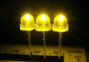 5mm straw hat yellow LED lamp beads super bright white yellow LED lamp 1K=20 yuan