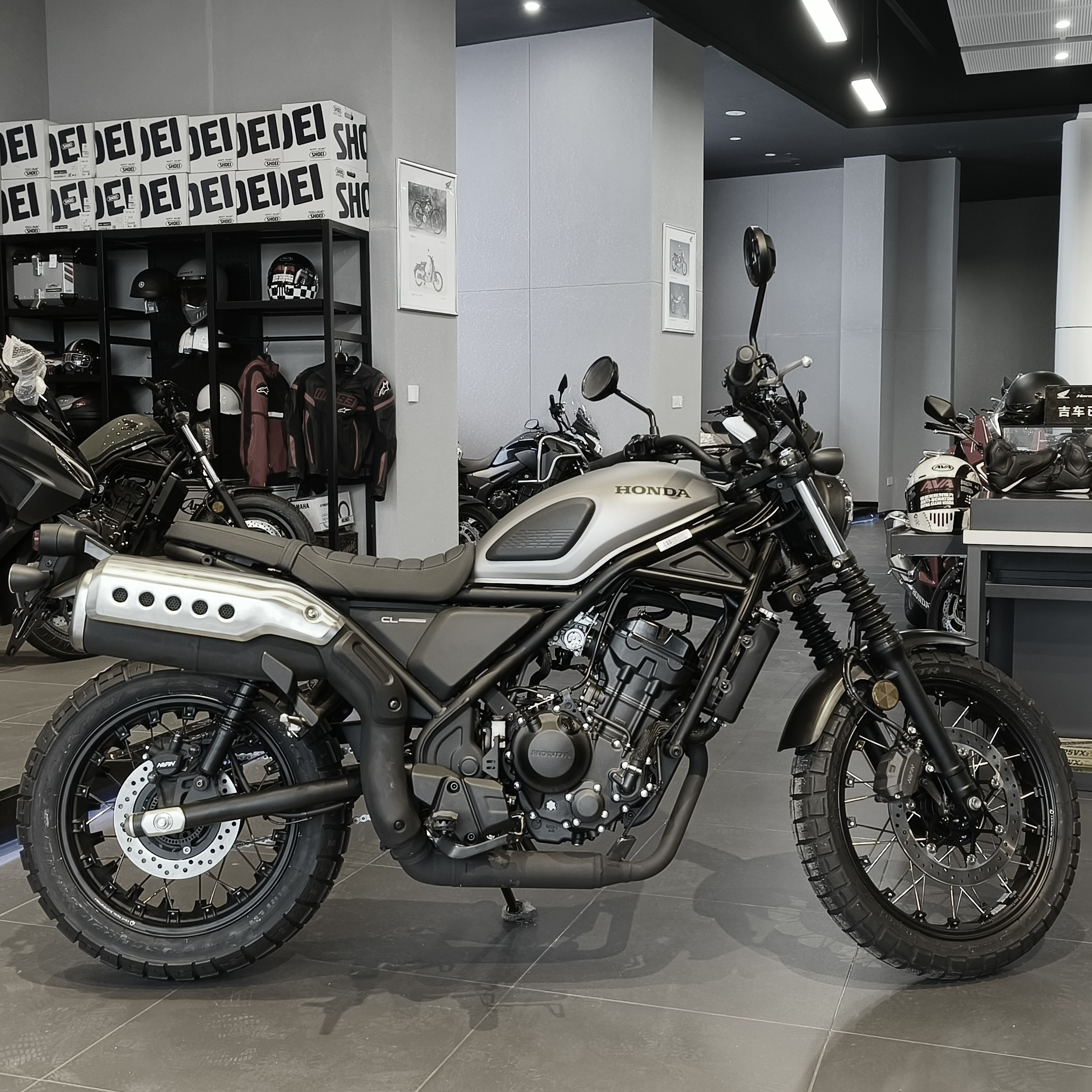 Kaishengオートバイ真空スポークホイールハブホンダCL300 CL500改造カブ110 CB500xロスレス