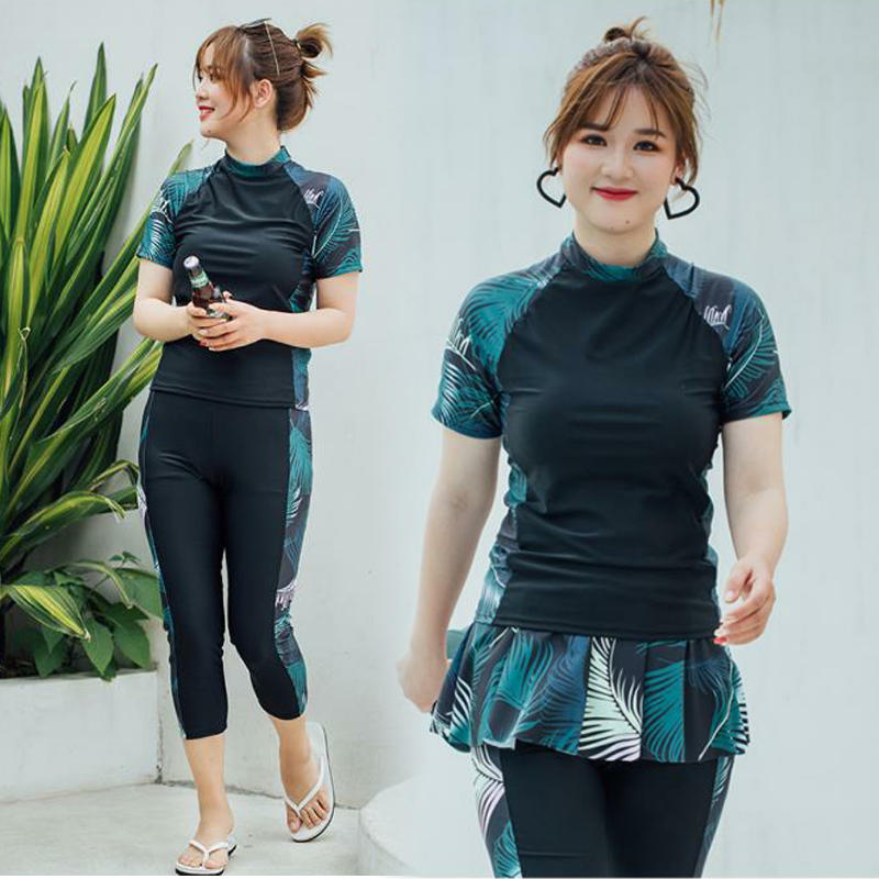 Large size swimsuit female fat mm200 kg split skirt short-sleeved conservative thin hot spring surf wetsuit three-piece set