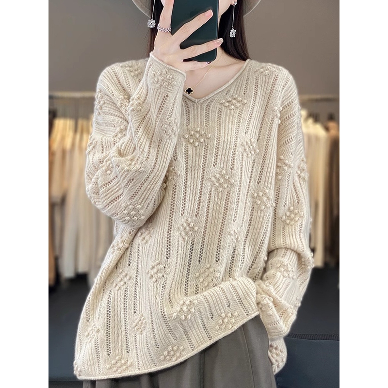 Hengcai Sheep Special Price Clearance Autumn and Winter Wool Sweater for Women V-Neck Hollow Knitwear Loose Knitted Sweater