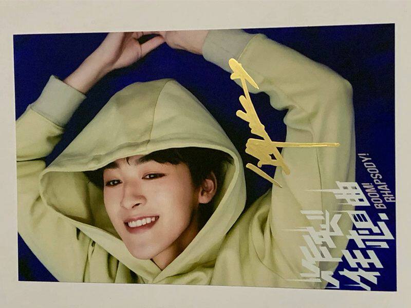 2020 R1SE New version of Ho Lolo A version 5 sends 1 pro-pen signature photo