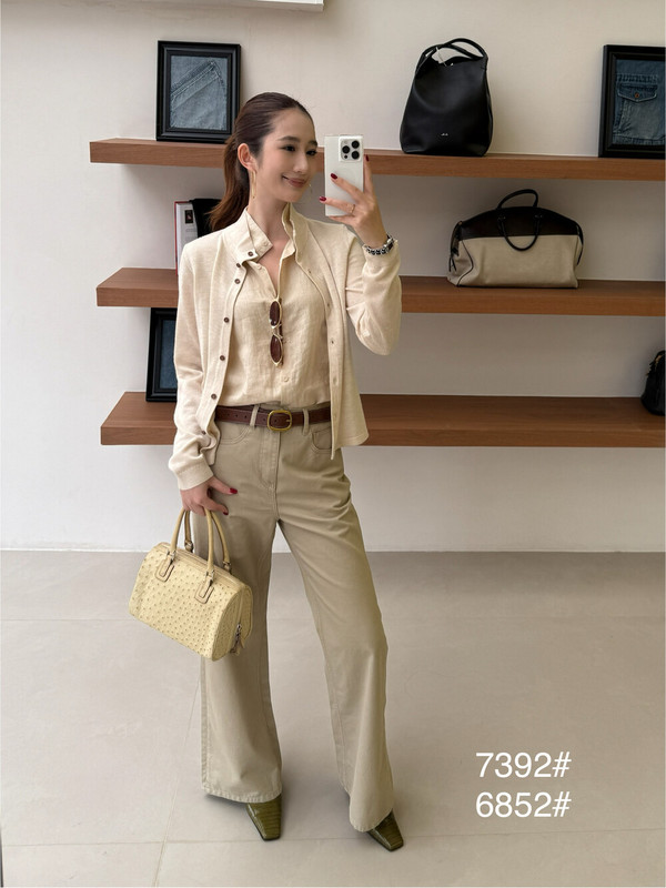 Oni~New Autumn Style Old Money Style Slightly Flared Fashionable Jeans with Belt 6852 Oni~New Autumn Style Old Money Style Slightly Flared Fashionable Jeans with Belt 6852