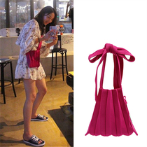 Korean ins knitted pleated bag table Yizhen with the same strap cross-body one-shoulder accordion bag light shopping bag women