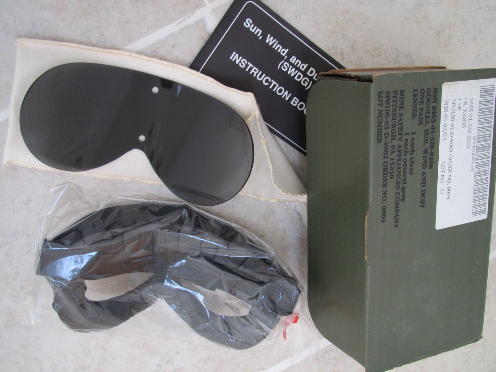 United States Direct mail New America-made public version windproof sandproof impact bulletproof goggles with contract number