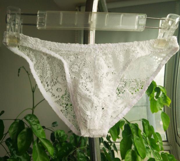 Quần bó lụa gợi cảm nam tam giác eo thấp U đồ lót lồi 3D vải dệt kim mềm mại và thoải mái trong suốt tuổi trẻ đồ lót dễ thương