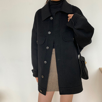 2020 new Hepburn wind autumn and winter wool coat womens coat short small Japanese Korean version loose