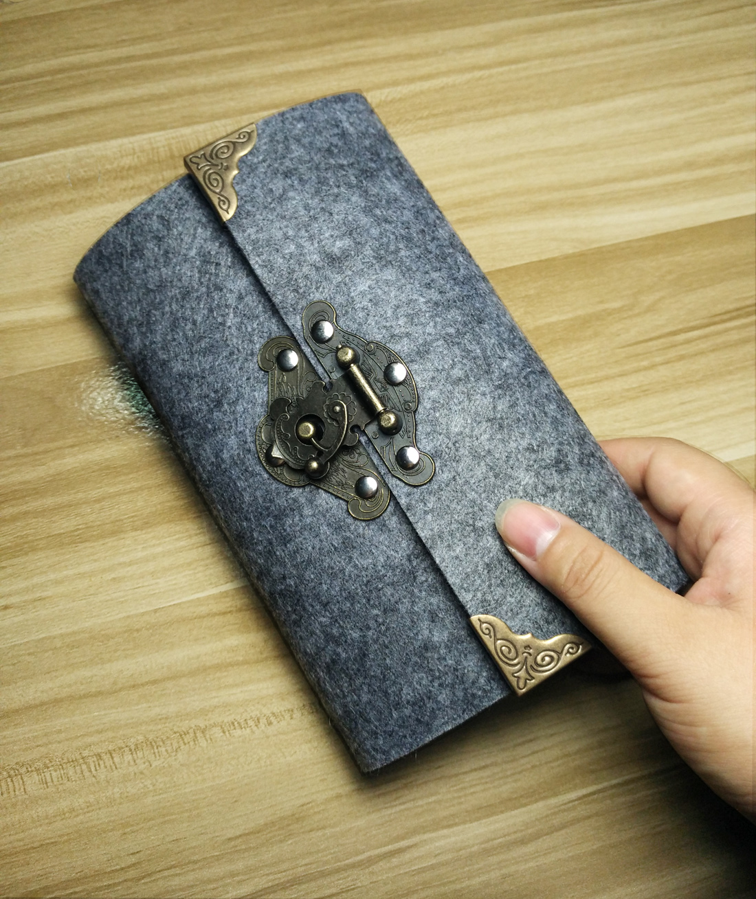 Gói thẻ dung lượng lớn cảm thấy gói thẻ retro 96 vị trí thẻ kinh doanh gói thẻ kinh doanh chủ thẻ tín dụng ví nam lv