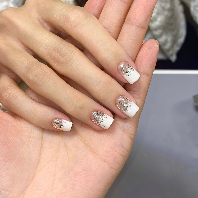 White Gradient Glitter Handmade Wearable Nails, Short Style Nail Patches, Finished Fake Nails, Removable, Brightening, High-End Elegant