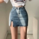 YoungGirlDay Phong cách Âu Mỹ cạp cao gợi cảm xẻ tà đơn phương túi chống chói hông váy denim váy ngắn - Váy