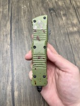 Microtech Microtech Imported from the United States Fighting Troodon Daosaurus Biochemical Zombie Outbreak