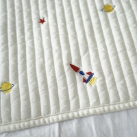 Белый космический корабль, простыня