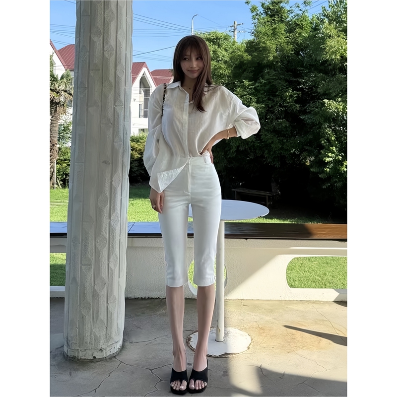 Capri Pants~ White Slim-Fit, Hip-Enhancing, Cropped Denim Pants for Women, High-Waisted, Butt-Lifting, Slit, Elegant Straight-Leg Pants