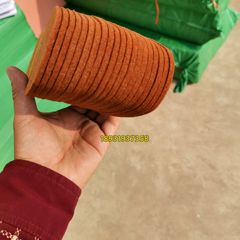 Running rivers and lakes to stall a good source of goods temple fairs and fairs camel hair brown insoles to keep warm, sweat-absorbing and breathable 1 piece 1200 pairs