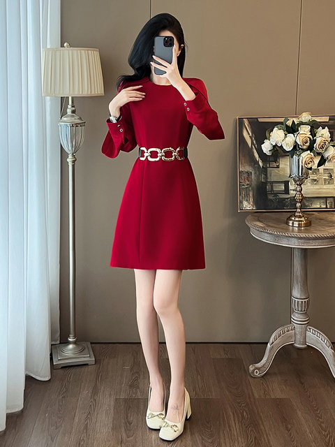 French-Style Socialite Dress with a Noble and Elegant Temperament, Featuring a Waist-Cinching Design, a Luxurious and Chic Little Chanel-Style Dress for Women