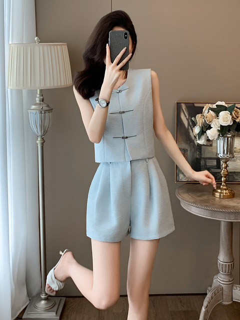 Summer Stylish and Age-Reducing High-End Elegant Short Shorts Set for Petite Women with a Sophisticated Chanel-Inspired Look, Two-Piece Set