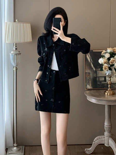 Sweet and Cool Mature Style Denim Short Skirt Two-Piece Set, Unique Design for Petite Figures, Age-Reducing, Chanel-Style Suit Skirt with a High-End Feel