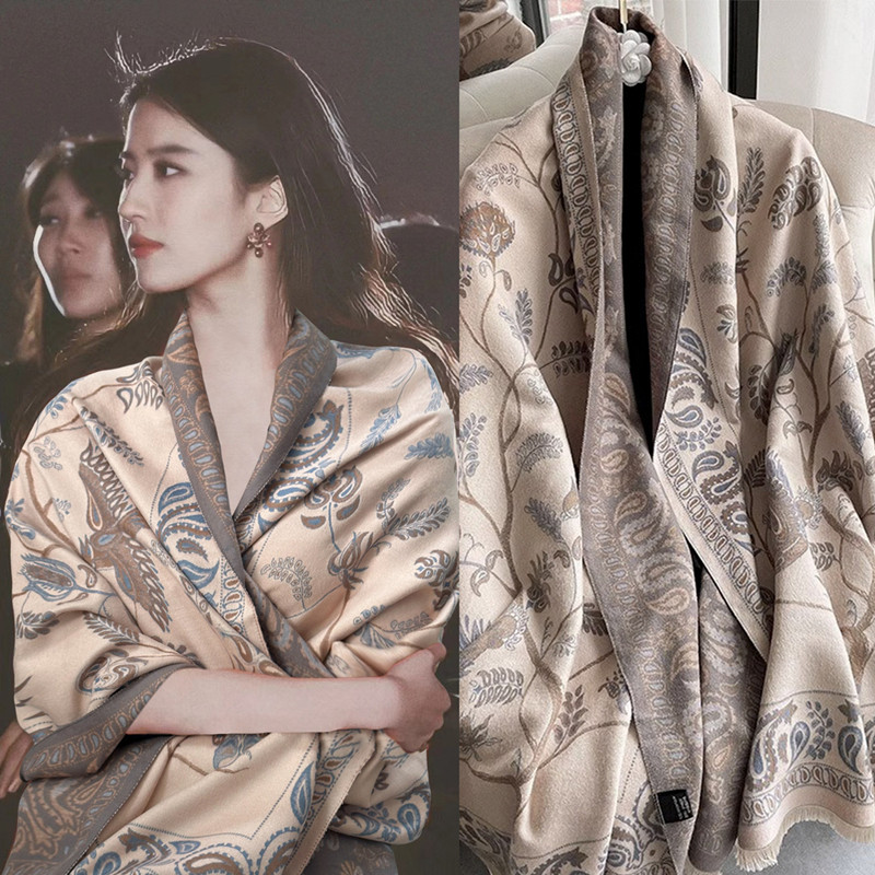 フランス製カシミヤスカーフ「Cavlen Kieln」：女性向けの高級カシミヤスカーフ。冬の防寒に最適で、劉亦菲が着用しているスタイルに似ています。