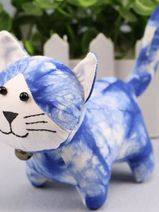Wholesale Yunnan Dali Bai Ethnic Group Hand-Embroidered Cat Blue Dye Tie-Dye Bell Kitten Ornament, Intangible Cultural H