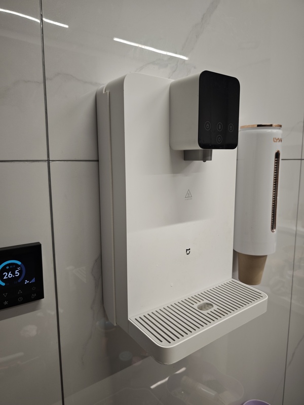 Xiaomi Pipeline Machine Hidden Wiring Installation Bracket, Nail-Free Installation, Simple and Hidden, Hides the Gap between the Pipeline Machine and the Wall Xiaomi Pipeline Machine Hidden Wiring Installation Bracket, Nail-Free Installation, Simple and Hidden, Hides the Gap between the Pipeline Machine and the Wall