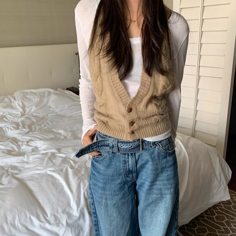 Korean-Style Soft Mohair Halter Neck Sweater Cardigan Layered with Knitted Vest Sleeveless Versatile Top for Spring and Summer Korean-Style Soft Mohair Halter Neck Sweater Cardigan Layered with Knitted Vest Sleeveless Versatile Top for Spring and Summer