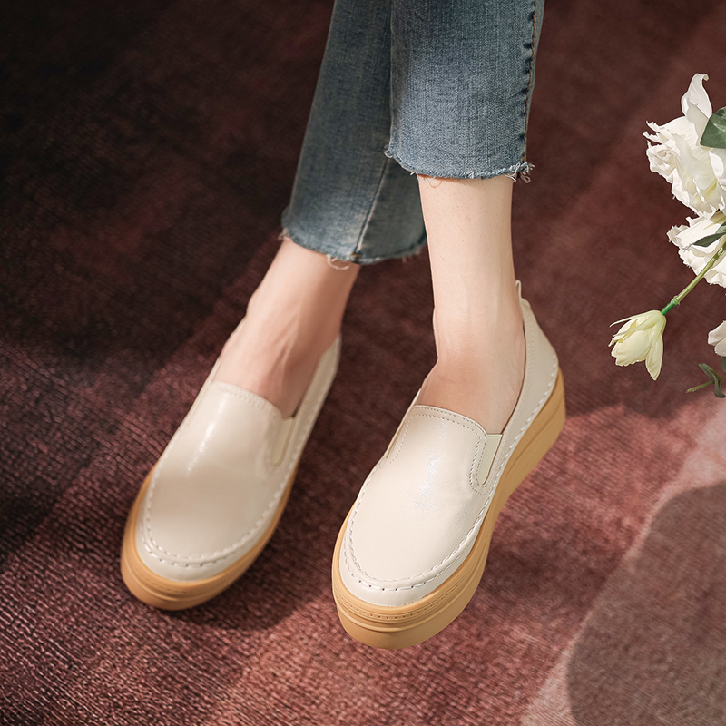 Thick-soled bag shoes women's 2022 new spring and autumn sponge cake retro leather all-match flat-bottomed casual slip-on shoes