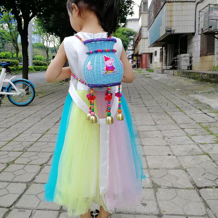 Folk featured handmade woven iron frame bamboo basket fish basket children embroidered double-shoulder bamboo basket dance photography props