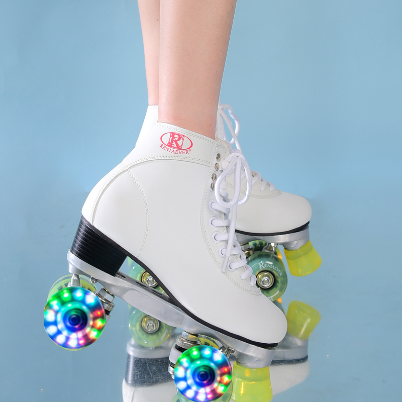 New 4 - wheel sneaker white shoes green flash wheel double - row ski ski pulley shoes four rounds