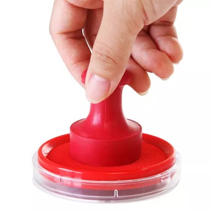 Deli ink pad 9863 round ink pad red quick-drying ink pad Blue seal second dry seal quick-drying ink pad 70mm