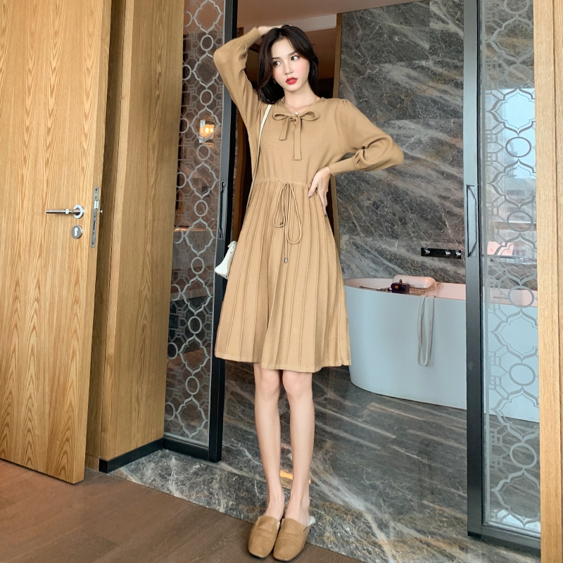Europe 2022 autumn new knit dress women's slim waist temperament slim round neck wisdom smoke lady skirt