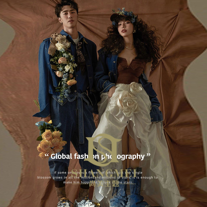 Photo Studio European and American Denim Mix-And-Match Style, Retro Trendy Couple Wedding Photography, Beautiful Outfits for Magazine Covers and Photoshoots