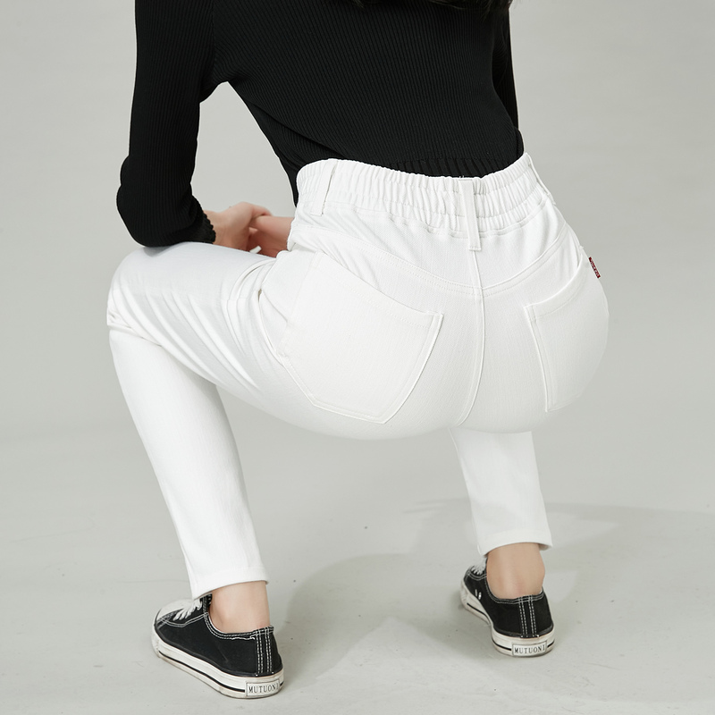 White Elastic Waist Jeans for Women, High-Waisted, Plus Size, Slim-Fit, High Elasticity, Flattering for Curvy Women, Spring and Autumn Cropped Pants