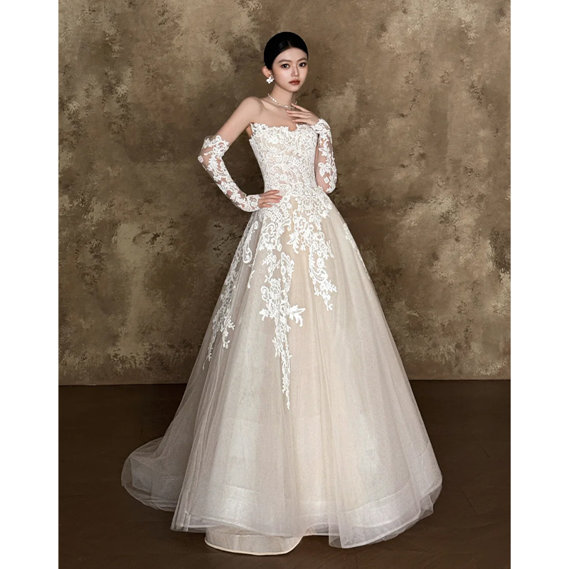 French-Style Lace Vintage Light Wedding Dress for Brides, High-End Forest-Style Wedding Gown, Engagement White Elegant Dress